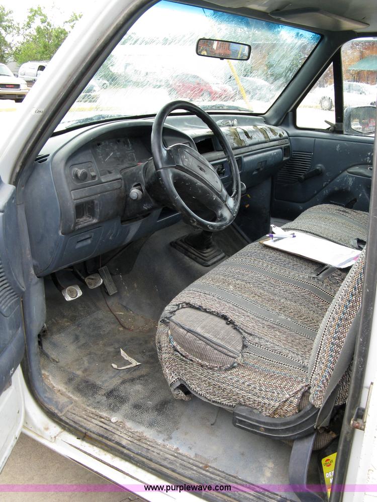 image for item 5097 1992 Ford F150 pickup