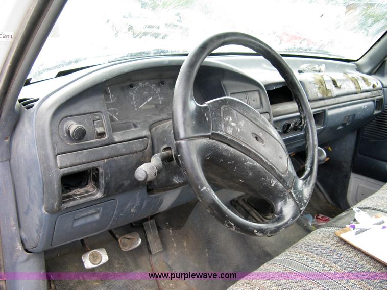 image for item 5097 1992 Ford F150 pickup