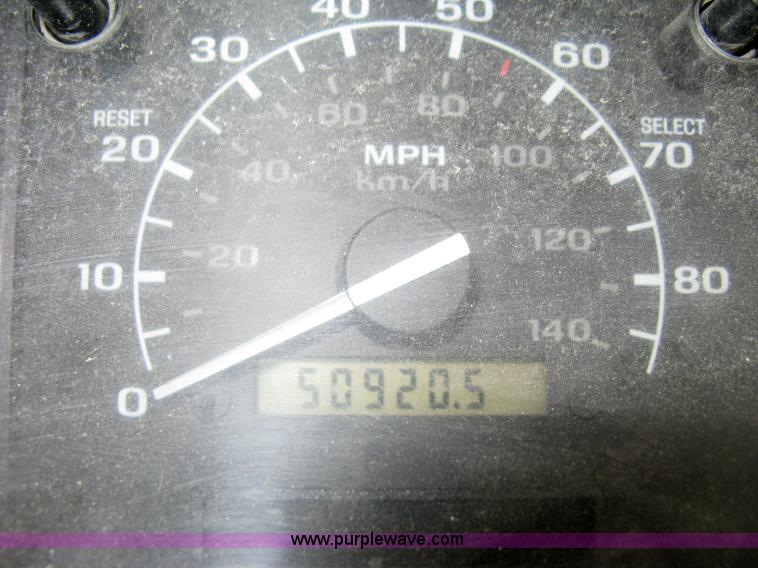 image for item 5097 1992 Ford F150 pickup