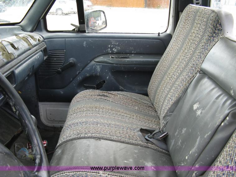 image for item 5097 1992 Ford F150 pickup