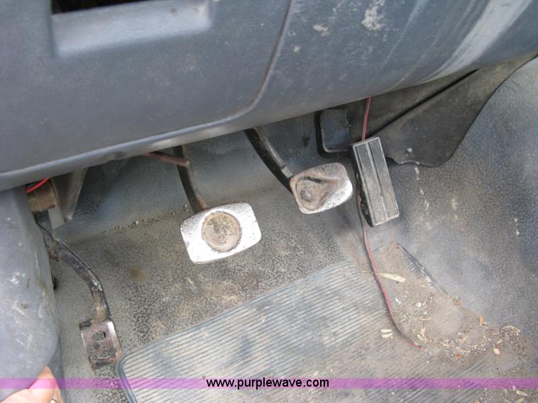 image for item 5097 1992 Ford F150 pickup