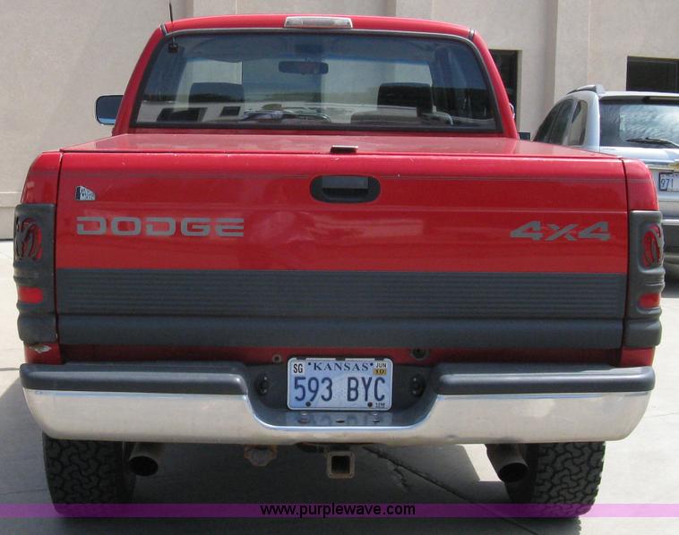 image for item 5098 1997 Dodge Ram 1500 extended-cab pickup