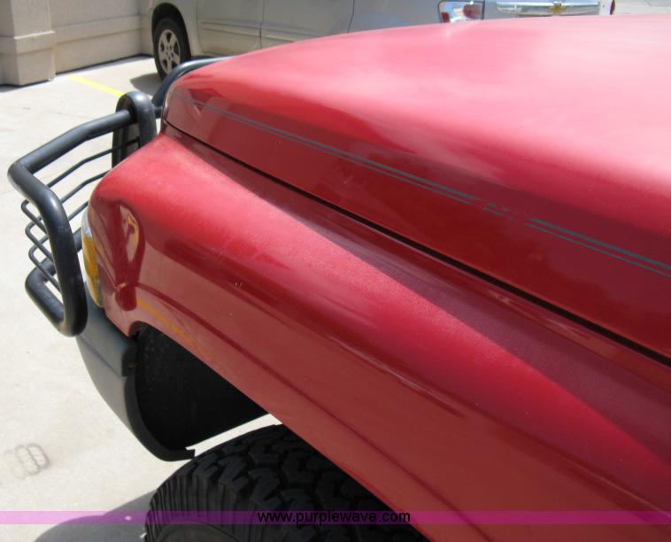 image for item 5098 1997 Dodge Ram 1500 extended-cab pickup