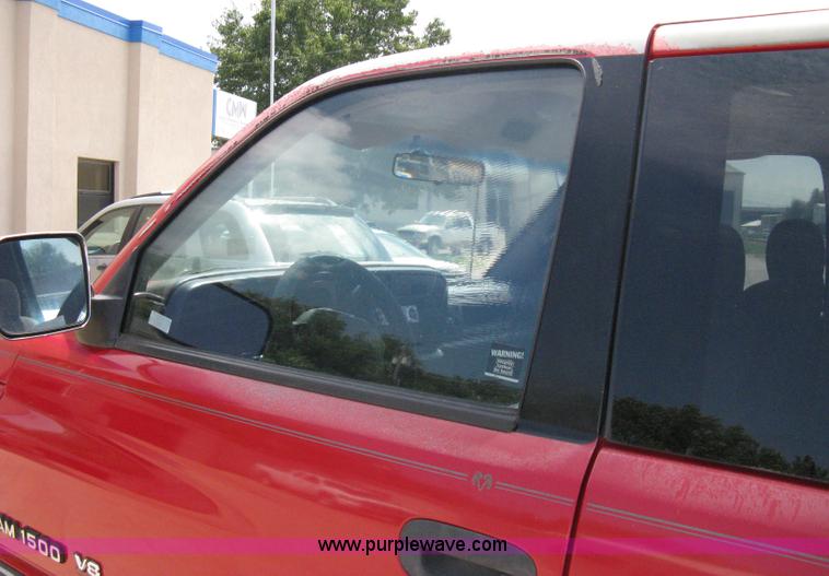 image for item 5098 1997 Dodge Ram 1500 extended-cab pickup