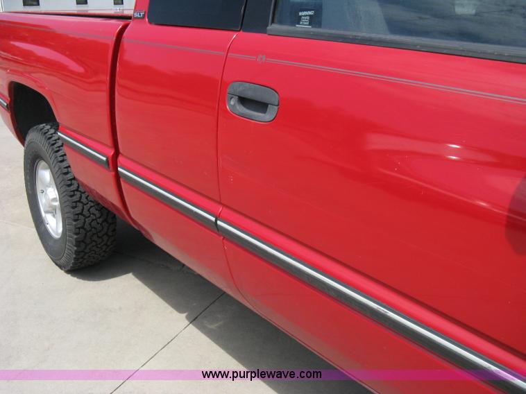 image for item 5098 1997 Dodge Ram 1500 extended-cab pickup