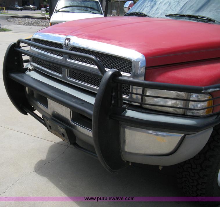 image for item 5098 1997 Dodge Ram 1500 extended-cab pickup