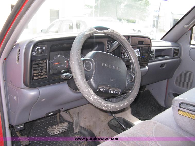 image for item 5098 1997 Dodge Ram 1500 extended-cab pickup
