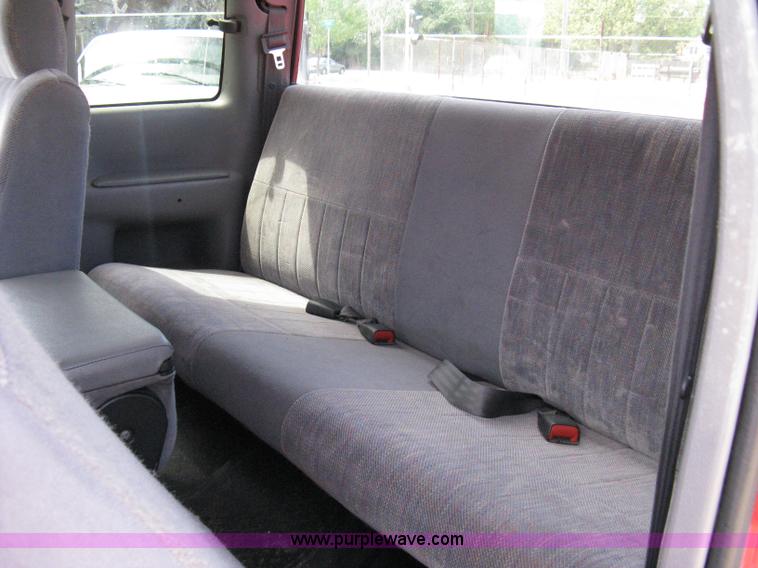 image for item 5098 1997 Dodge Ram 1500 extended-cab pickup