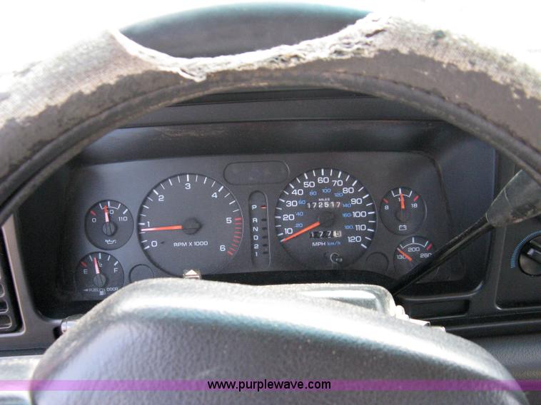 image for item 5098 1997 Dodge Ram 1500 extended-cab pickup