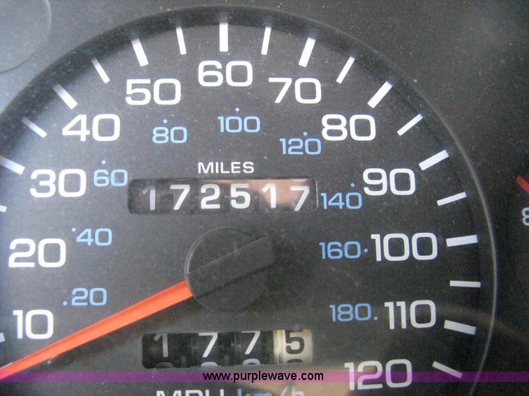 image for item 5098 1997 Dodge Ram 1500 extended-cab pickup