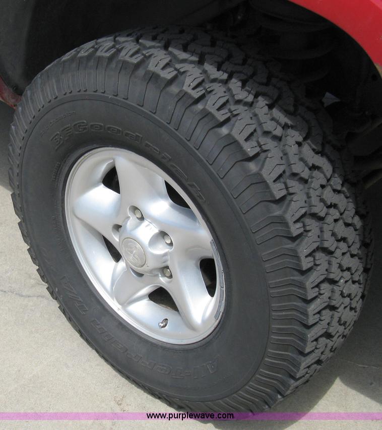 image for item 5098 1997 Dodge Ram 1500 extended-cab pickup