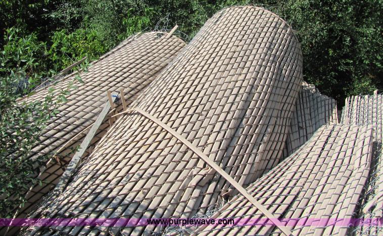 image for item 6878 (15) rolls of chain link fence