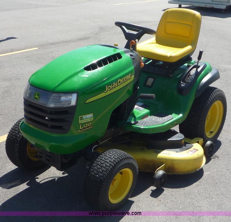 image for item 7002 2005 John Deere L120D lawn mower