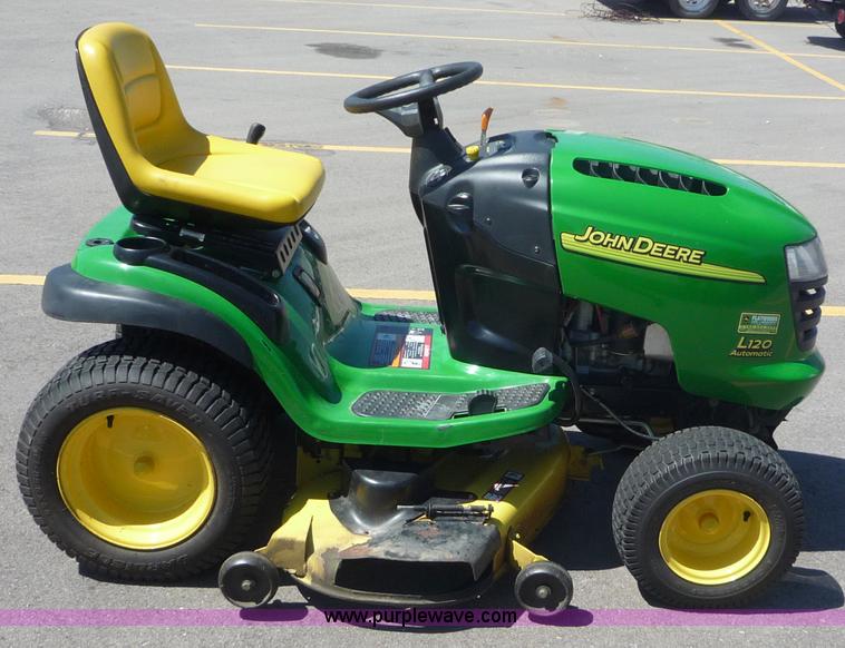 image for item 7002 2005 John Deere L120D lawn mower
