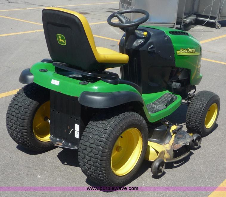 image for item 7002 2005 John Deere L120D lawn mower