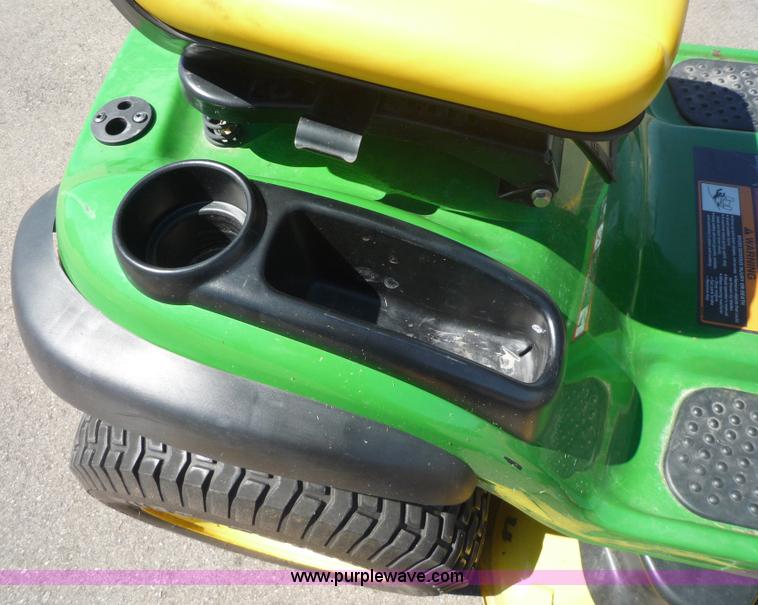 image for item 7002 2005 John Deere L120D lawn mower