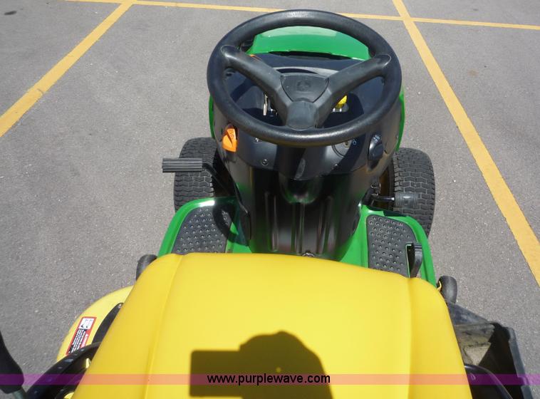 image for item 7002 2005 John Deere L120D lawn mower