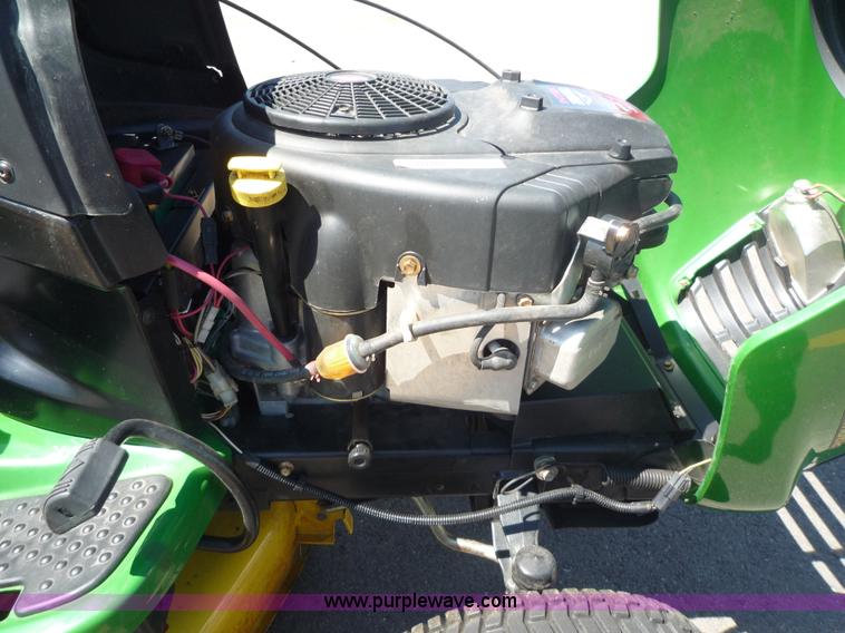 image for item 7002 2005 John Deere L120D lawn mower
