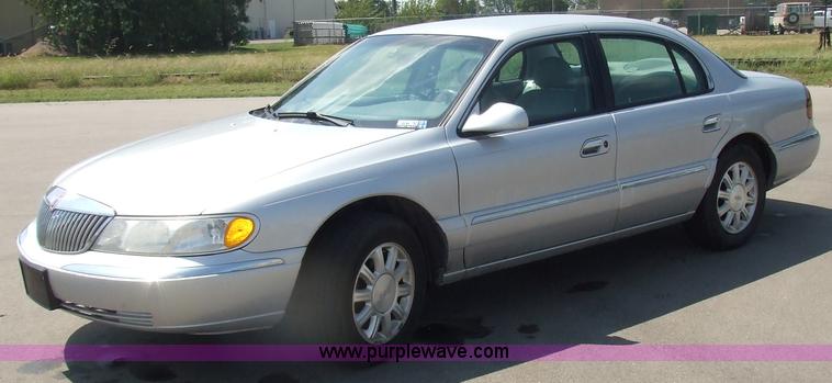 image for item 7143 2001 Lincoln Continental