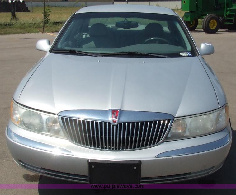 image for item 7143 2001 Lincoln Continental