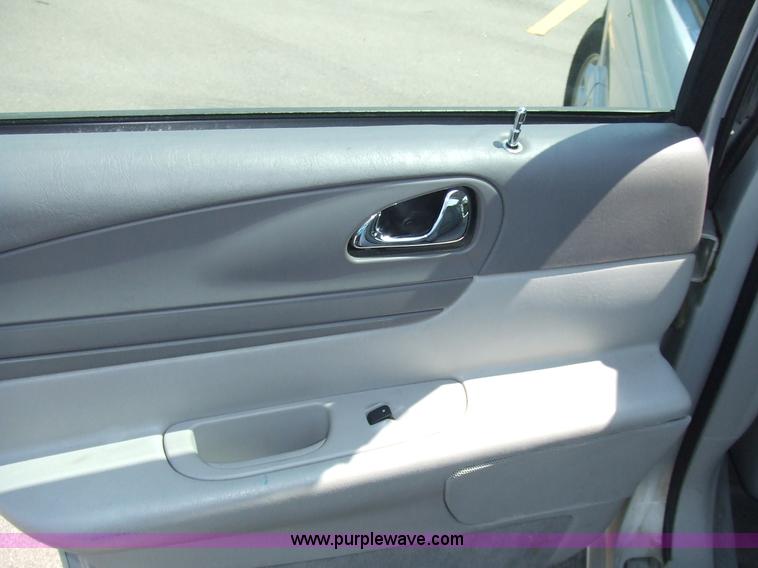 image for item 7143 2001 Lincoln Continental