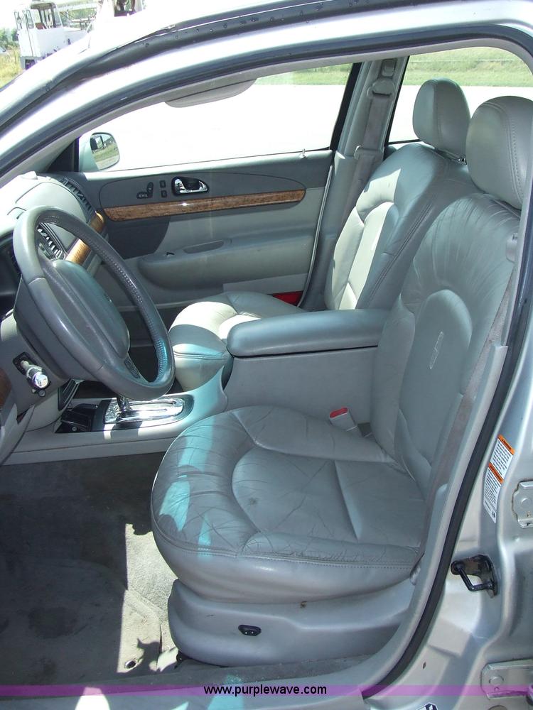 image for item 7143 2001 Lincoln Continental