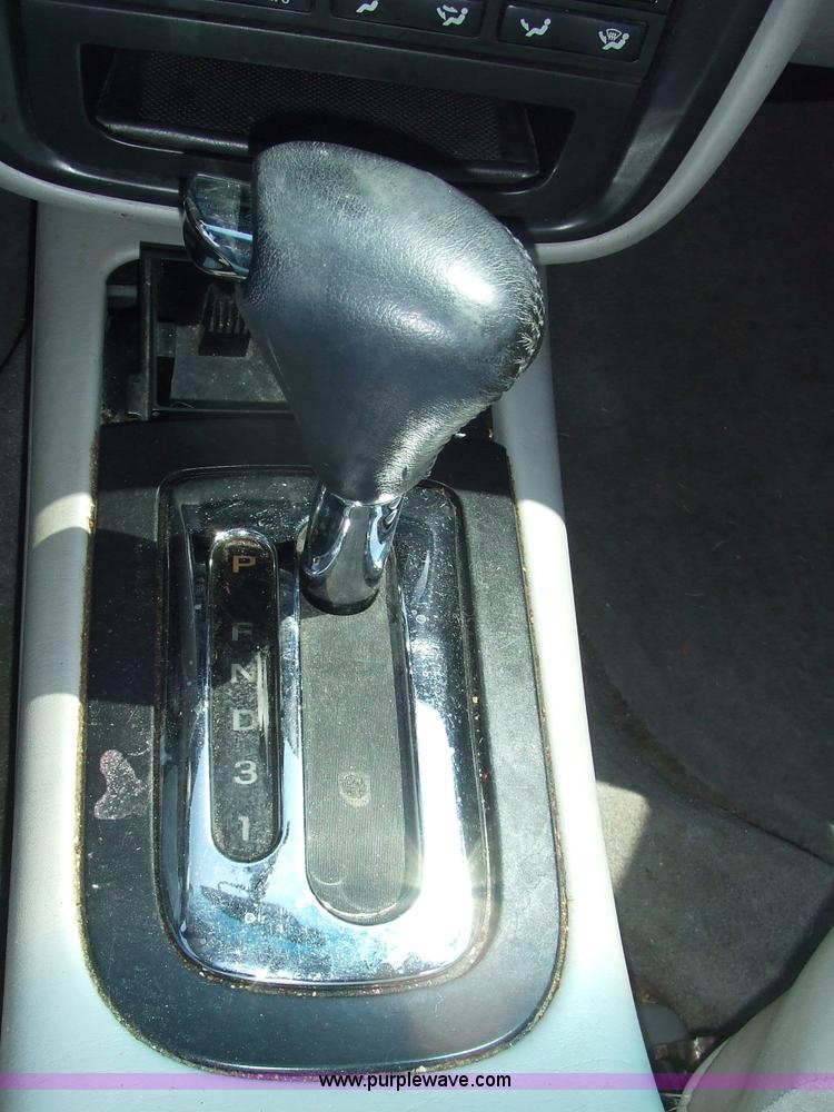 image for item 7143 2001 Lincoln Continental