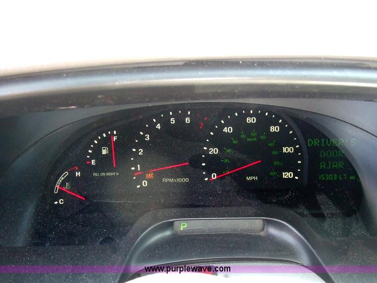 image for item 7143 2001 Lincoln Continental