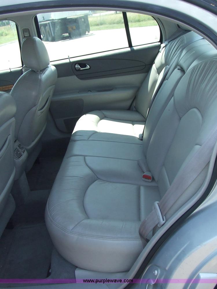 image for item 7143 2001 Lincoln Continental
