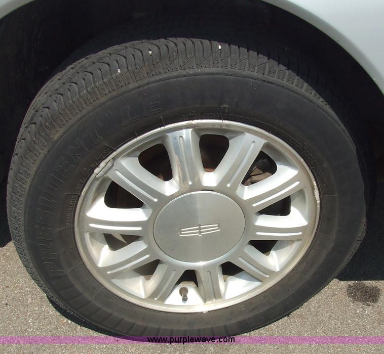 image for item 7143 2001 Lincoln Continental