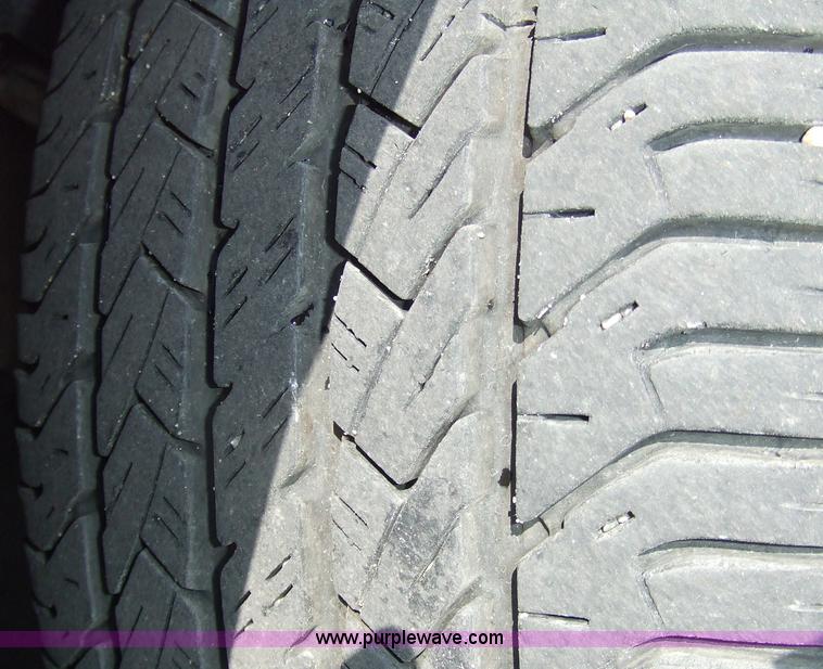 image for item 7143 2001 Lincoln Continental