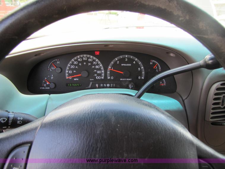 image for item 7172 1999 Ford F150 extended cab pickup truck