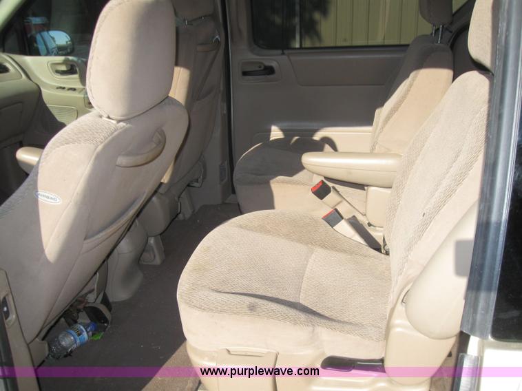 image for item 7228 2001 Ford Winstar SE mini van