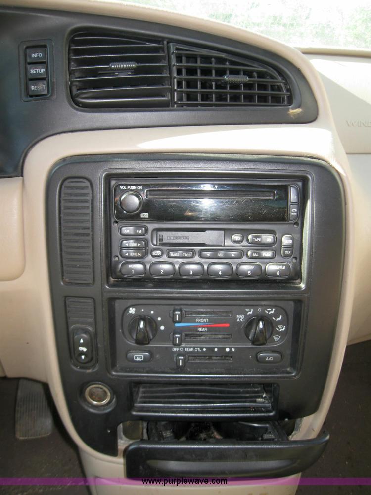 image for item 7228 2001 Ford Winstar SE mini van