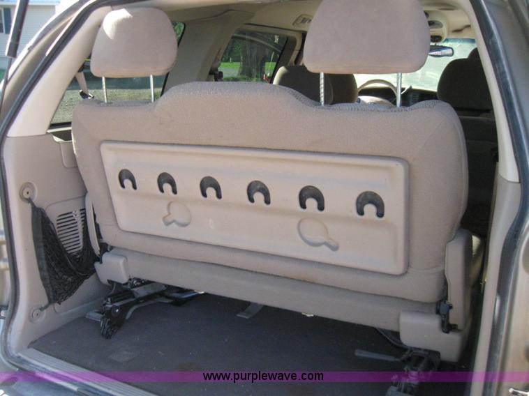 image for item 7228 2001 Ford Winstar SE mini van