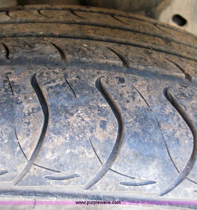 image for item 7228 2001 Ford Winstar SE mini van