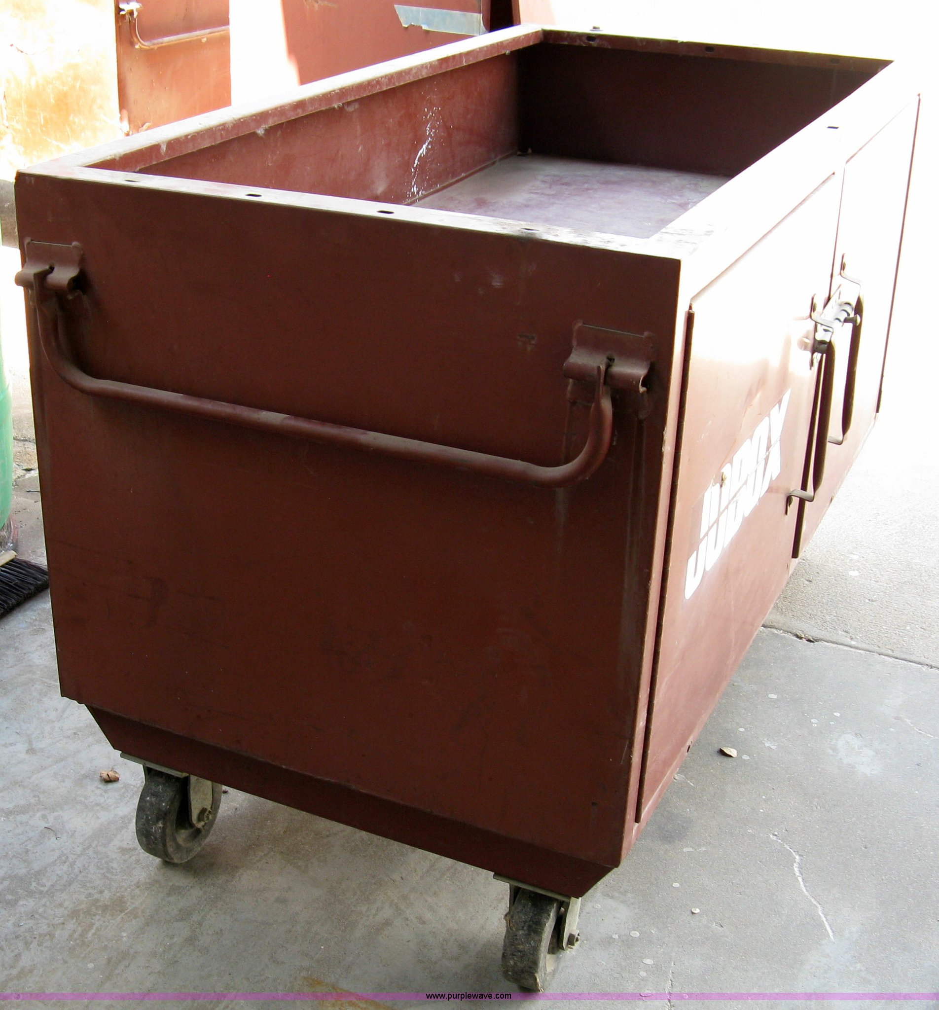 JoBox storage box in Kechi, KS Item 5060 sold Purple Wave