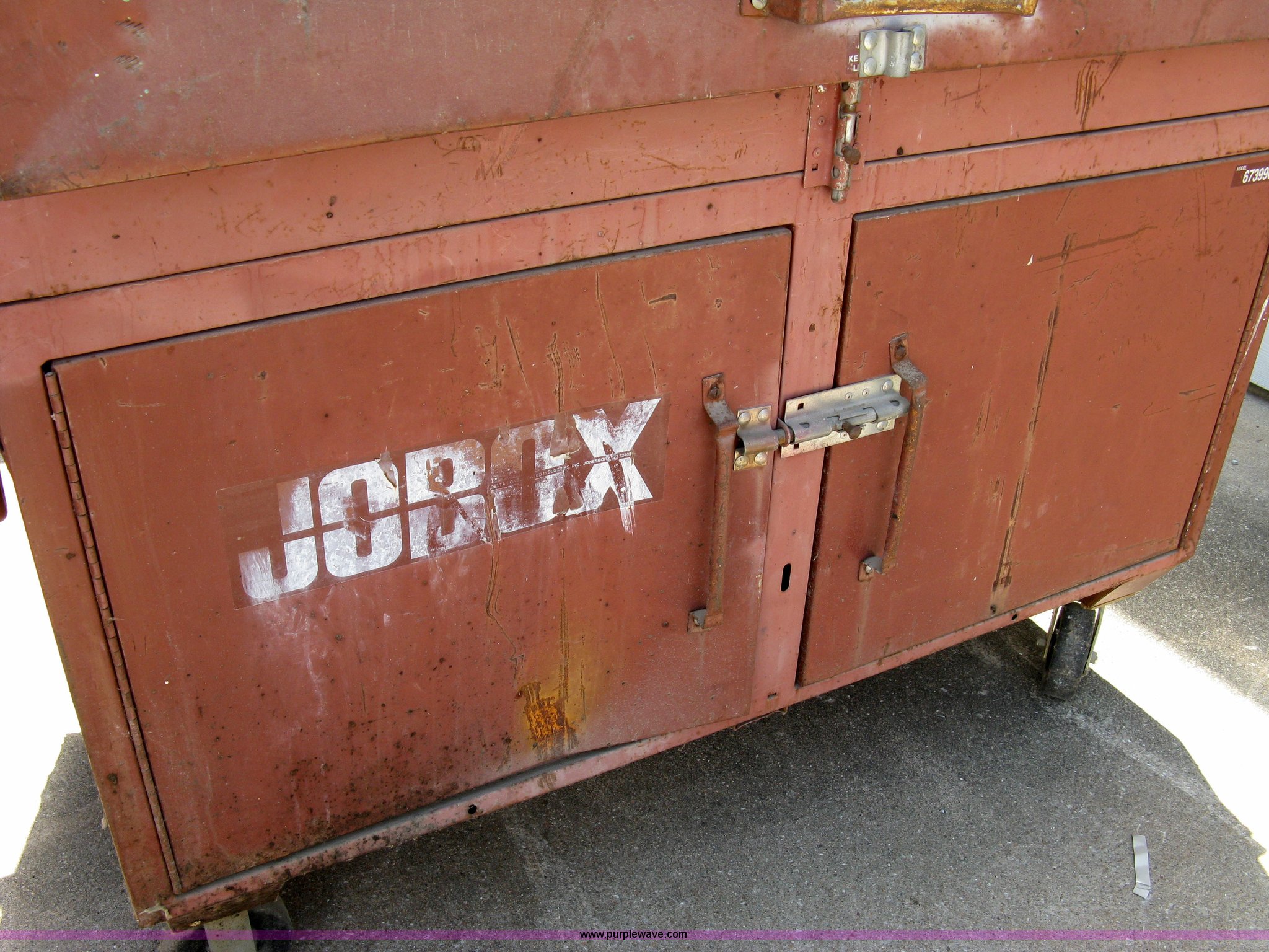 JoBox storage box in Kechi, KS Item 5061 sold Purple Wave