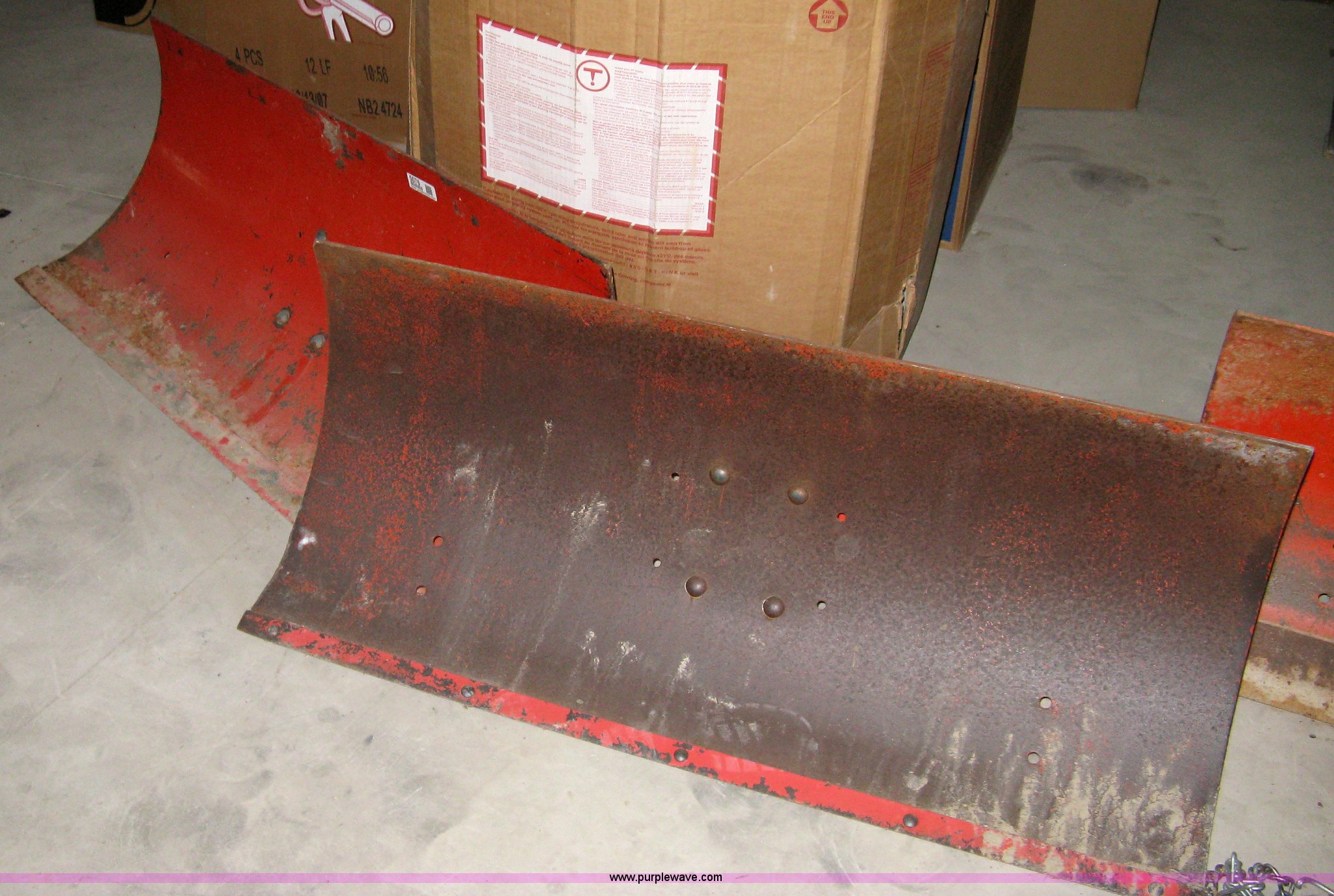 (2) Gravely 48" snow blades in Kechi, KS Item 5076 sold Purple Wave