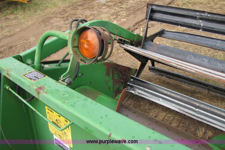 image for item 1003 1993 John Deere 930 30' platform