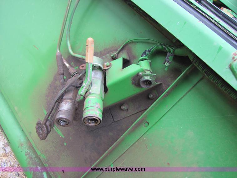 image for item 1003 1993 John Deere 930 30' platform