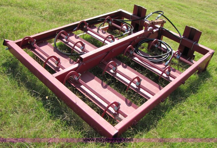 image for item 1014 Front-end loader eight bale grapple