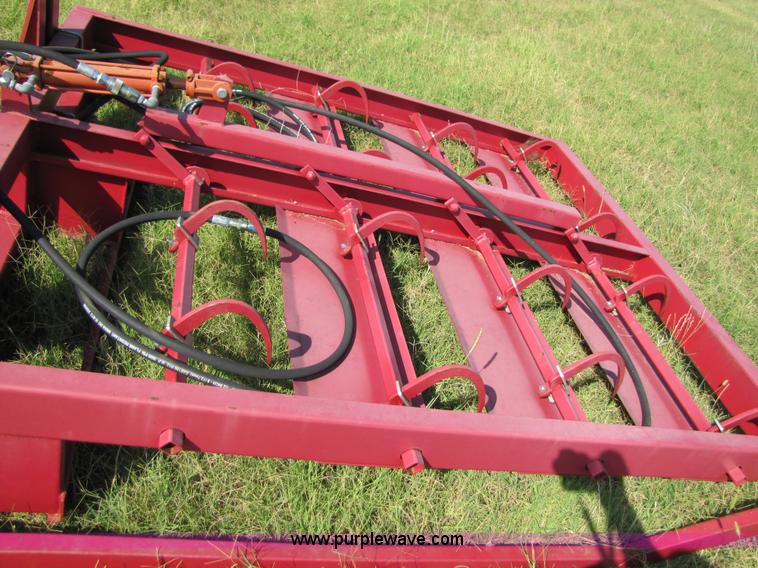 image for item 1014 Front-end loader eight bale grapple