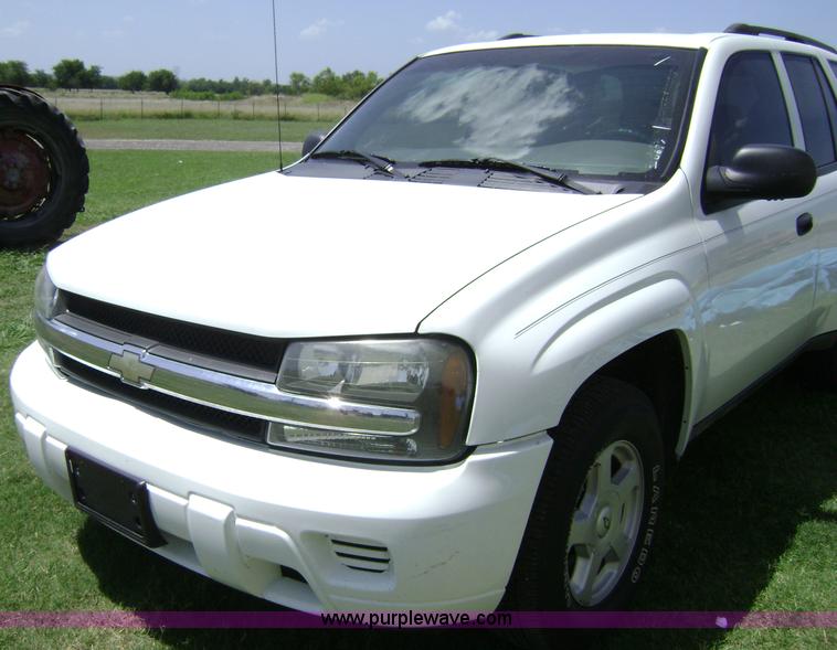 image for item 1610 2003 Chevrolet Trailblazer