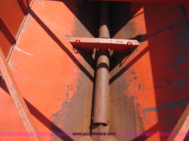 image for item 3065 UFT 750 bushel grain cart