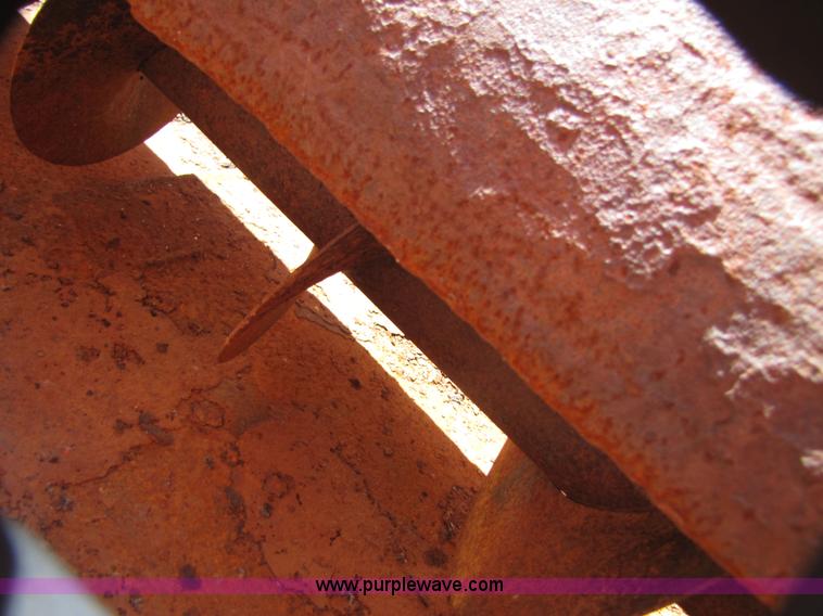 image for item 3065 UFT 750 bushel grain cart