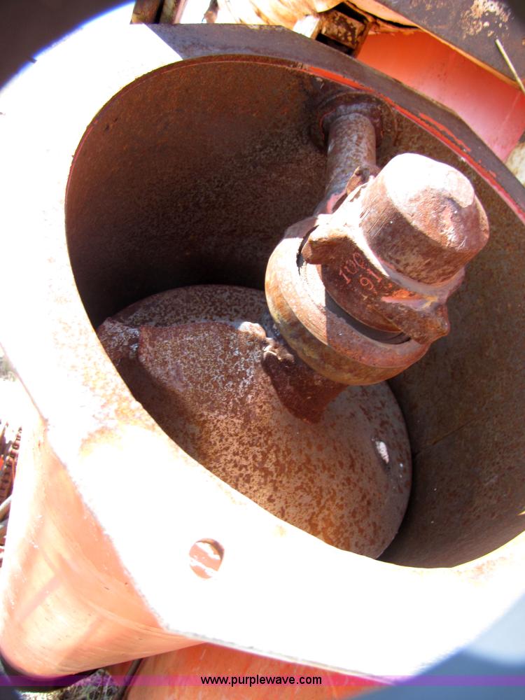 image for item 3065 UFT 750 bushel grain cart