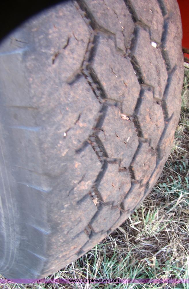 image for item 3065 UFT 750 bushel grain cart