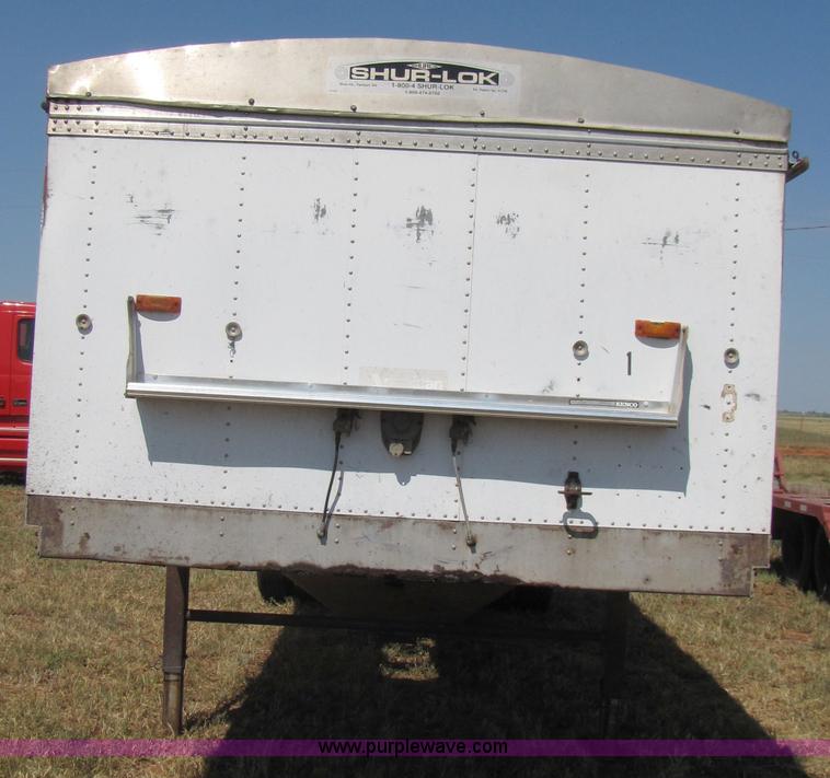 image for item 3068 1978 American 24' grain trailer