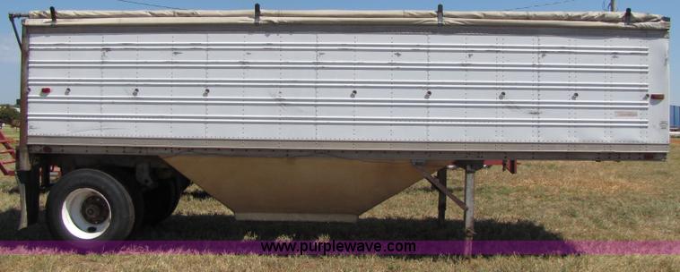 image for item 3068 1978 American 24' grain trailer